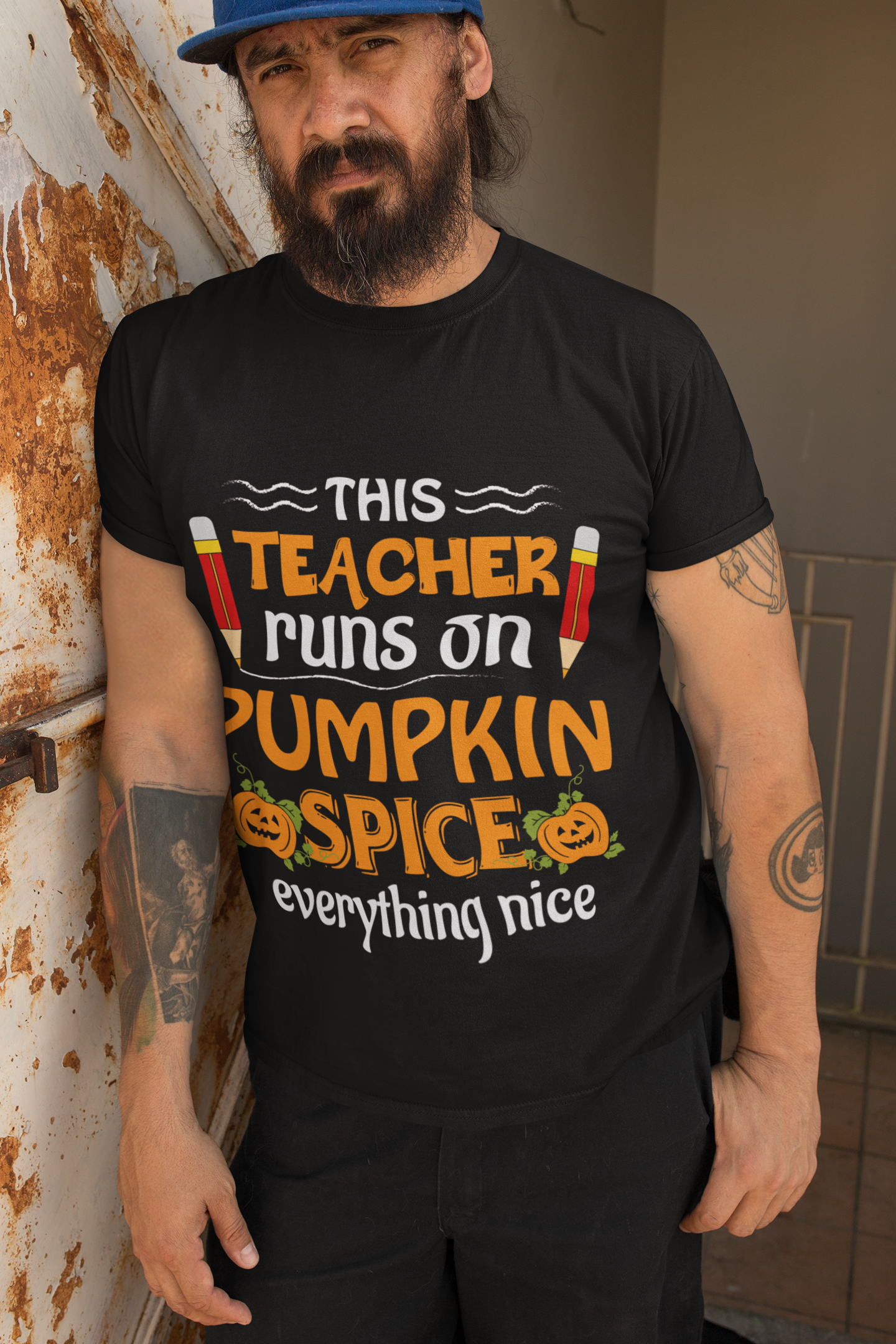 Halloween Teacher T-Shirt - This Teacher Runs On Pumpkin Spice
